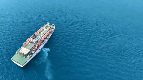 Iklan di Kapal PELNI (Advertising on Board) – Rute nasional dari Sumatera hingga Papua