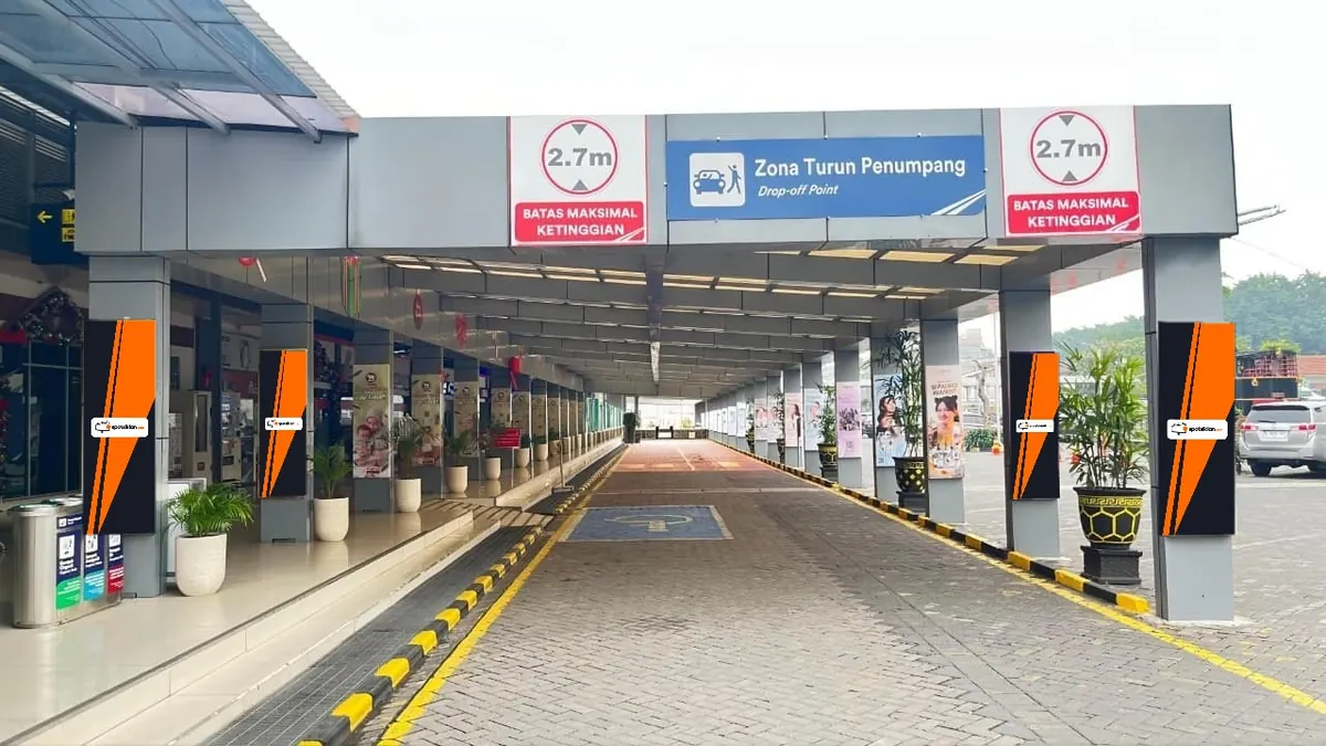 Iklan di Stasiun Kereta Api – Surabaya, Jakarta, Bandung, Malang, Sidoarjo, Bojonegoro