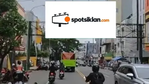 Bando Jalan 10 × 5 m di Jl. Diponegoro (Planet Swalayan), Ambon, Maluku