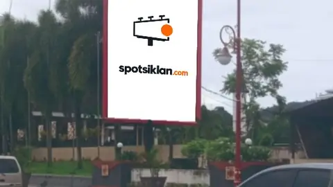 Baliho 6 × 4 m di Jl. Slamet Riyadi (Polsek Sirimau), Ambon, Maluku