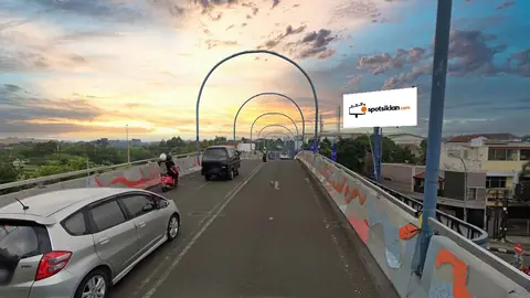 Billboard 5 × 10 m di Flyover Antapani (Jembatan Pelangi) Jl. Jakarta, Bandung, Jawa Barat