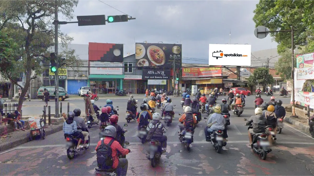 Billboard 4 × 8 m di Jl. Ahmad Yani (Perempatan Terminal Cicaheum) Kota Bandung, Jawa Barat