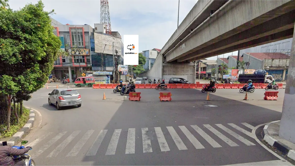 Billboard 4 × 8 m di Jl. Ahmad Yani 312 (Perempatan Supratman), Bandung, Jawa Barat