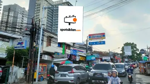 Billboard 4 × 6 m di Jl. Ciumbuleuit (Samping Indomart), Bandung, Jawa Barat