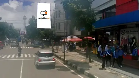 Billboard 4 × 8 m di Jl. Dewi Sartika, Bandung, Jawa Barat