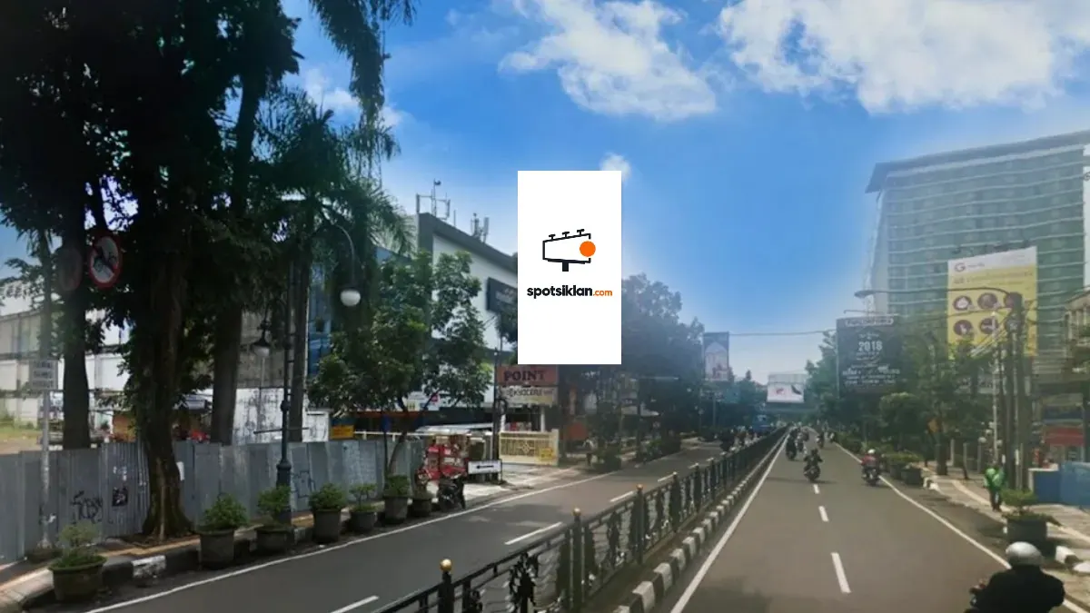 Billboard 5 × 10 m di Jl. Merdeka Depan BIP, Bandung, Jawa Barat