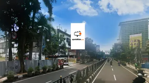Billboard 5 × 10 m di Jl. Merdeka Depan BIP, Bandung, Jawa Barat