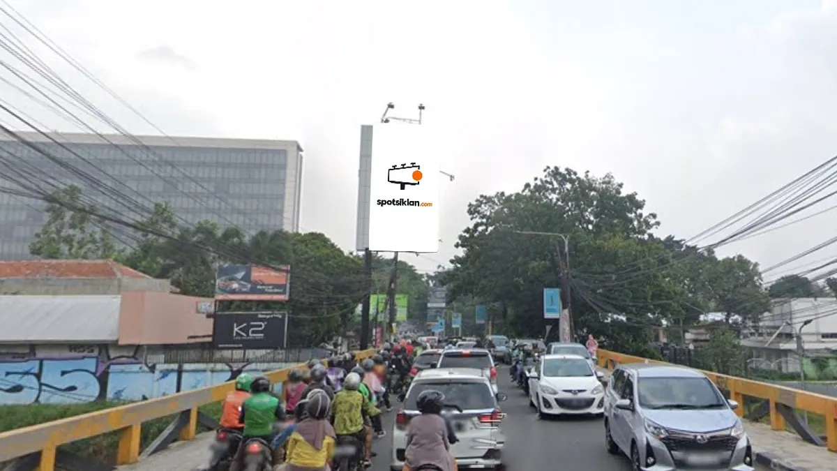 Billboard 4 × 8 m di Jl. Raya Pasirkaliki No. 29 (depan Vega Variasi) View dari Jl. Gardujati ke Jl. Pasirkaliki, Bandung, Jawa Barat
