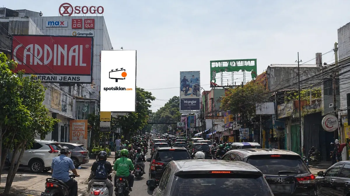 Billboard 5 × 10 m di Jl. Sukajadi Dekat Paris Van Java, Bandung, Jawa Barat