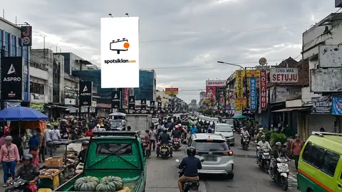 Billboard 4 × 8 m di Jl. A. Yani (Depan Pasar Kosambi), Bandung, Jawa Barat