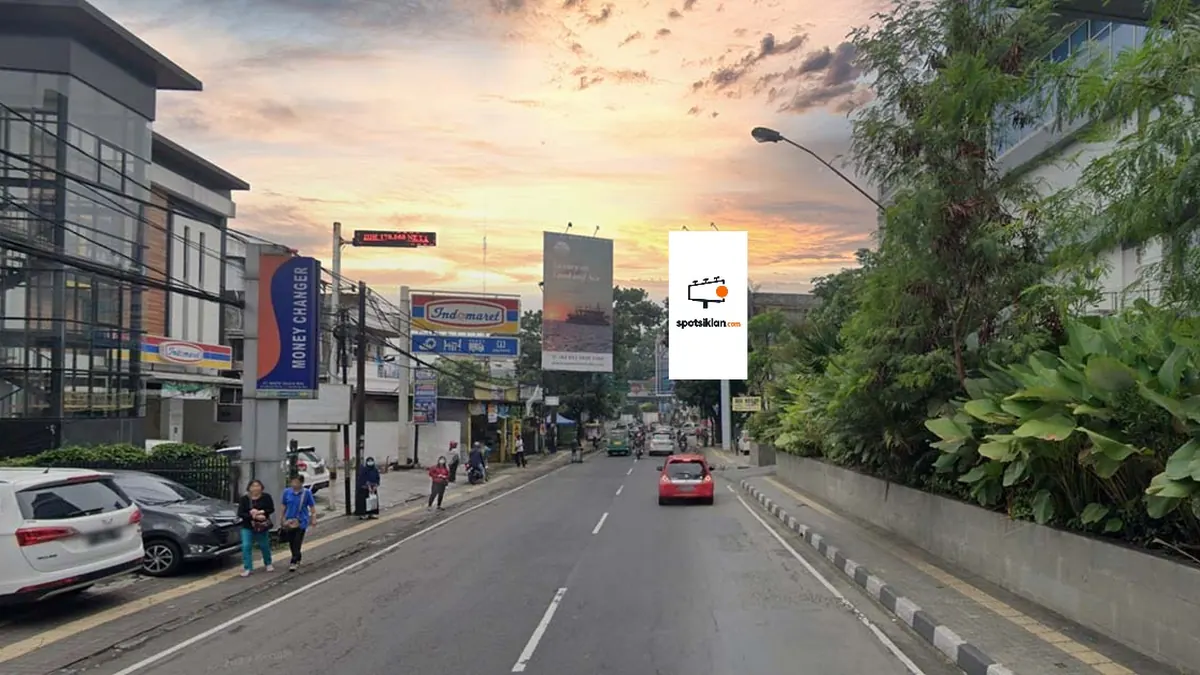 Billboard 5 × 10 m di Jl. Cihampelas No. 280 (GH.Tjokro), Kota Bandung, Jawa Barat