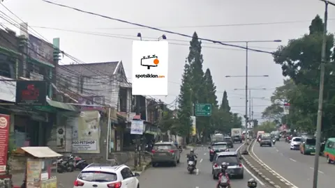 Billboard 4 × 8 m di Jl. Dago atas (sebelah kiri jalan), Bandung, Jawa Barat