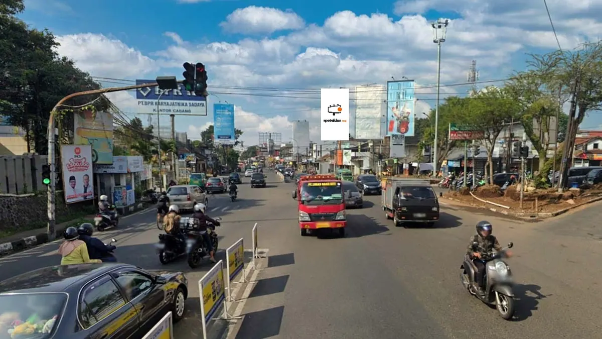 Billboard 5 × 10 m di Jl. Dr. Setiabudi (perempatan gerlong menuju Cihampelas), Kota Bandung, Jawa Barat