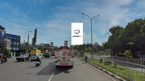 Billboard 5 × 10 m di Jl. Soekarno hatta (Perempatan B-Expo Hall dari Arah Buah Batu), Bandung, Jawa Barat