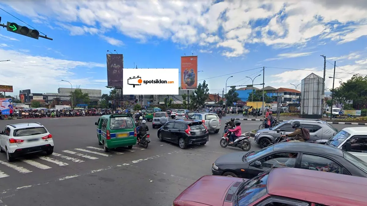 Billboard 7 × 14 m di Perempatan Jl. Soekarno Hatta (Simpang Kiaracondong), Bandung, Jawa Barat