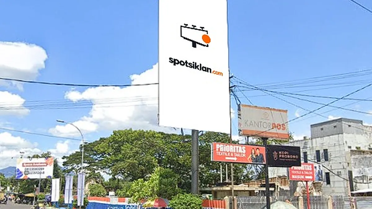 Billboard 8 × 4 m di Jl. A. Yani (Jl. Arah Jl. A. Yani (kosambi) Menuju Arah Cicadas), Bandung, Jawa Barat