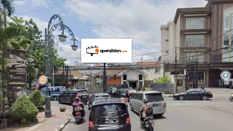 Billboard 4 × 8 m di Jl. Merdeka (dari Balaikota menuju Braga/ Asia Afrika), Bandung, Jawa Barat