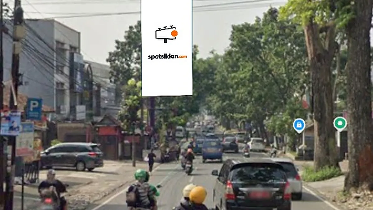 Billboard 4 × 8 m di Jl. Cihampelas (Arah Patung Maung Bandung, Stasiun Bandung, Braga), Jawa Barat