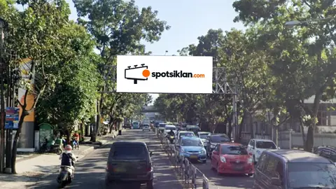 Bando Jalan 4 × 10 m di Jalan Hos Tjokroaminoto (Pasirkaliki) Kota Bandung-View dari Pajajaran menuju Sukajadi, Jawa Barat