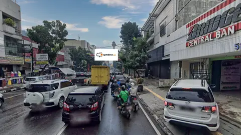 Bando Jalan 5 × 10 m di Jl. Dewi Sartika (Depan Mono Hotel), Kota Bandung, Jawa Barat