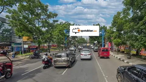 Bando Jalan 4 × 12 m di Jl. Jakarta (Kebon Waru), Kota Bandung, Jawa Barat
