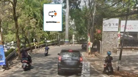 Baliho 6 × 4 m di Jl. Lemajnendeut (Depan Hotel Permata, Menuju Setiabudi Dari Surya Sumantri), Bandung, Jawa Barat