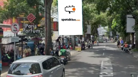Baliho 4 × 6 m di Jl. Purnawarman (Seberang Kantor Pajak, Arah BEC Bandung), Jawa Barat