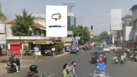 Baliho 4 × 6 m di Jl. Pungkur (Dekat ITC Kebon Kelapa), Bandung, Jawa Barat