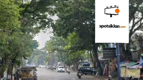 Baliho 4 × 6 m di Jl. Burangrang (Depan Martabak SanFransisco), Bandung, Jawa Barat