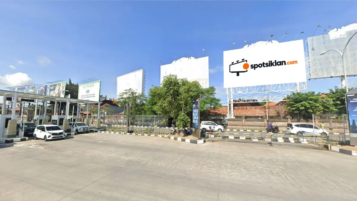 Billboard 8 × 16 m di Pintu Keluar Bandara Ngurah Rai Dekat Pintu Loket Tiket, Badung, Bali