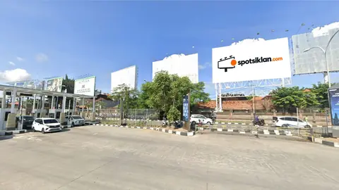 Billboard 8 × 16 m di Pintu Keluar Bandara Ngurah Rai Dekat Pintu Loket Tiket, Badung, Bali