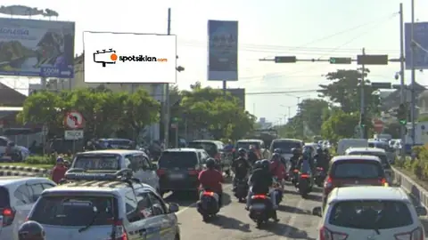 Billboard 8 × 4 m di Jl. Sunset Road (Menuju Krisna Oleh-Oleh Balin Sunset Road), Badung