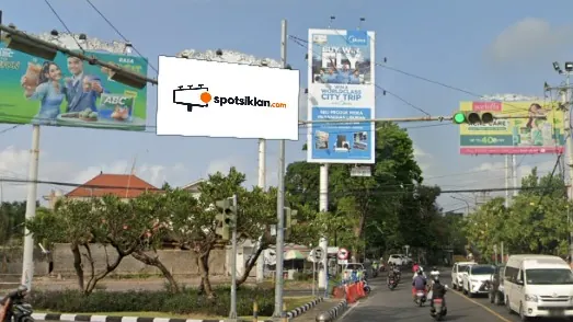 Billboard 10 × 5 m di Jl. Sunseet Road (Menuju Falala Chocolate Bali), Badung