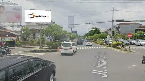 Videotron 4 × 8 m di Jl. Sunset Road (Area Simpang Jl. Raya Kuta), Badung, Bali