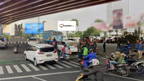 Billboard 6 × 12 m di Jl. Jend A. Yani Perempatan MM, Kota Bekasi, Jawa Barat