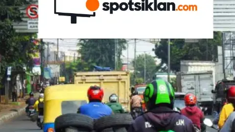 Bando Jalan 5 × 15 m di Jl. Jend. Sudirman (Depan RM Stadion, A. Yani Bekasi/ Ktr Walikota Menuju Harapan Indah/Cakung), Jawa Barat