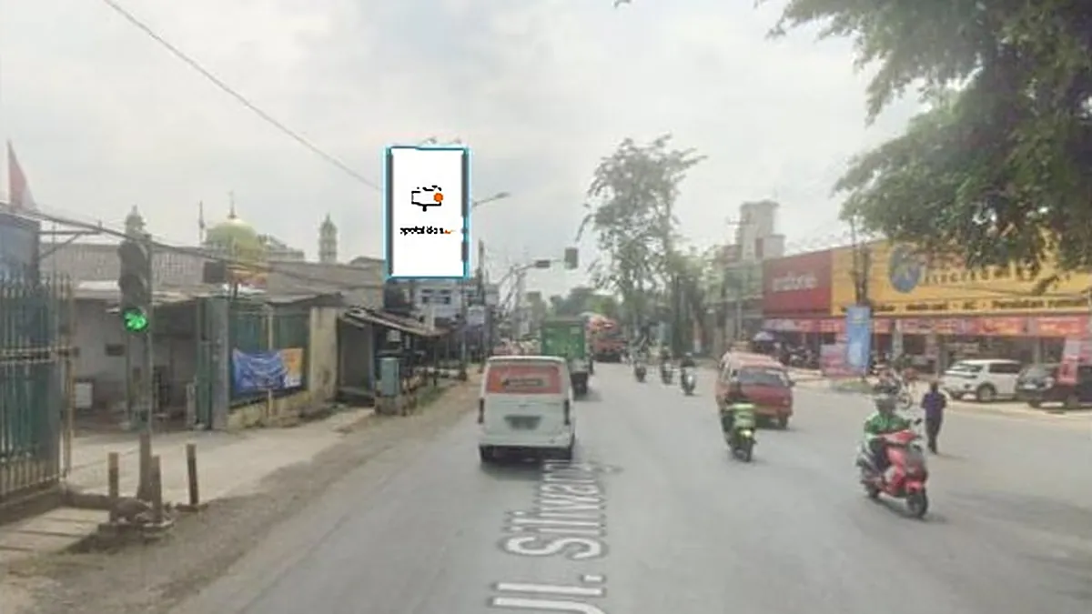 Baliho 4 × 6 m di Jl. Raya Narogong (Arah dari Bantar Gebang/Cilengsi menuju Bekasi Kota/Tol Bekasi Timur), Jawa Barat