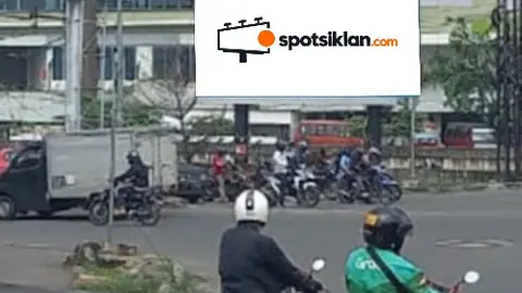 Videotron 4 × 8 m di Jl. HM. Joyo Martono (Area Pusat BTC Mall Bekasi), Jawa Barat