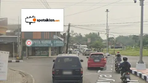Billboard 8 × 4 m di Jl. Irian (Bundaran Kanigoro), Kabupaten Blitar, Jawa Timur