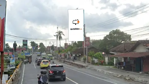 Billboard 8 × 4 m di Jl. S. Supriadi (Area Simpang Patung Bung Karno), Blitar, Jawa Timur