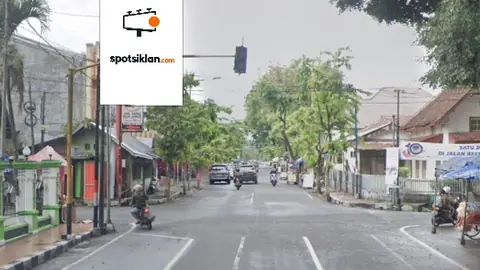 Baliho 4 × 6 m di Jl. Semeru (Dari Alun-Alun Kota Blitar), Jawa Timur