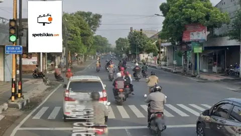 Baliho 4 × 6 m di Jl. Tanjung (Area Pertigaan Jati), Blitar, Jawa Timur