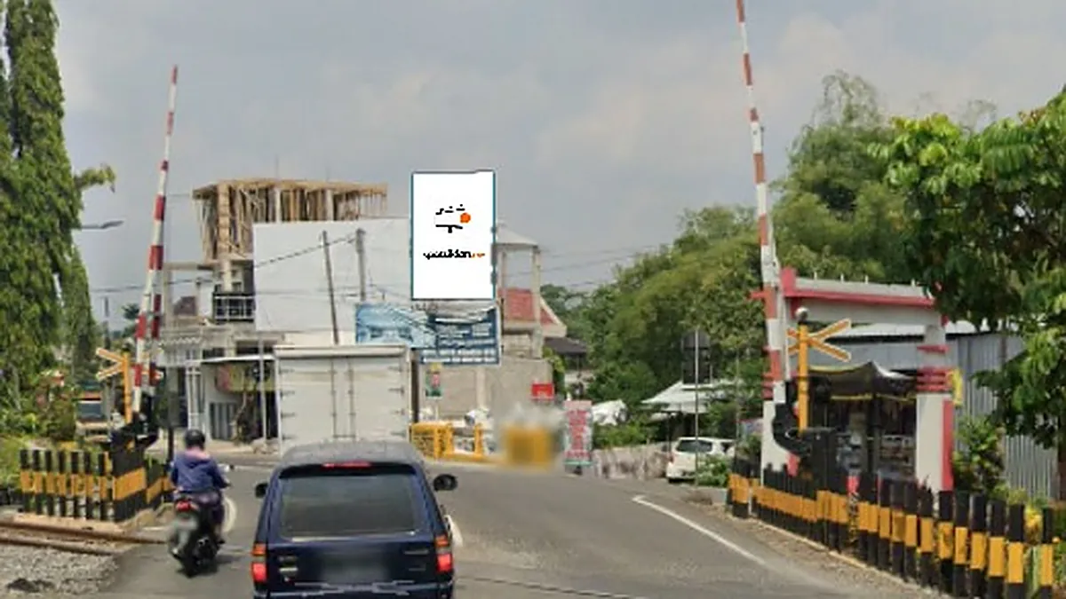 Baliho 4 × 6 m di Jl. Tanjung (Area Pasar Srengat), Blitar, Jawa Timur