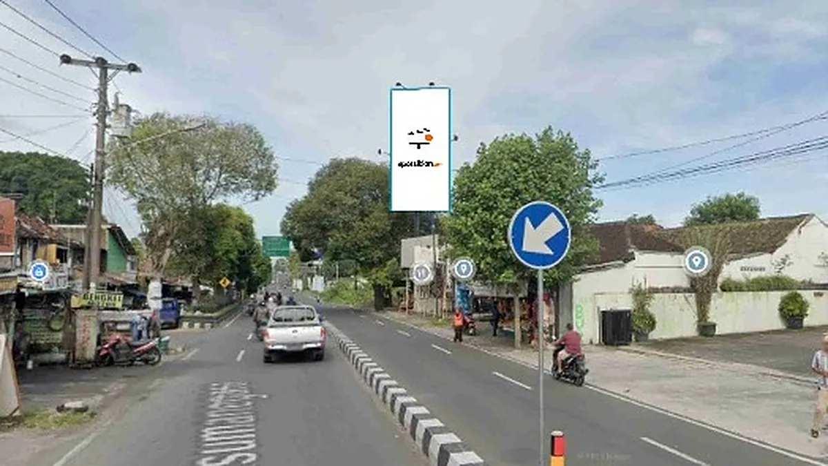Billboard 8 × 4 m di Jl. Kusumanegara (Arah Gembira Loka Zoo), Bantul, DI Yogyakarta