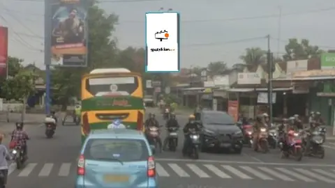 Billboard 8 × 4 m di Jl. KH Wahid Hasyim (Dari Arah Samsat Bantul menuju Dinas Tenaga Kerja dan Transmigrasi), DI Yogyakarta
