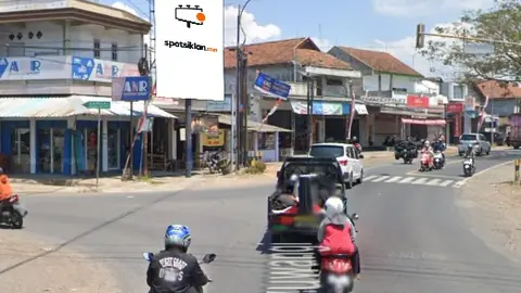 Baliho 6 × 4 m di Jl. Benculuk (Dari Lampu Merah Benculuk), Banyuwangi, Jawa Timur