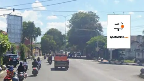 Baliho 4 × 6 m di Dari Jl. Gajah Mada, Banyuwangi, Jawa Timur