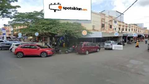Billboard 4 × 8 m di Jl. Agus Salim (Area Pasar Sentral), Bone, Sulawesi Selatan