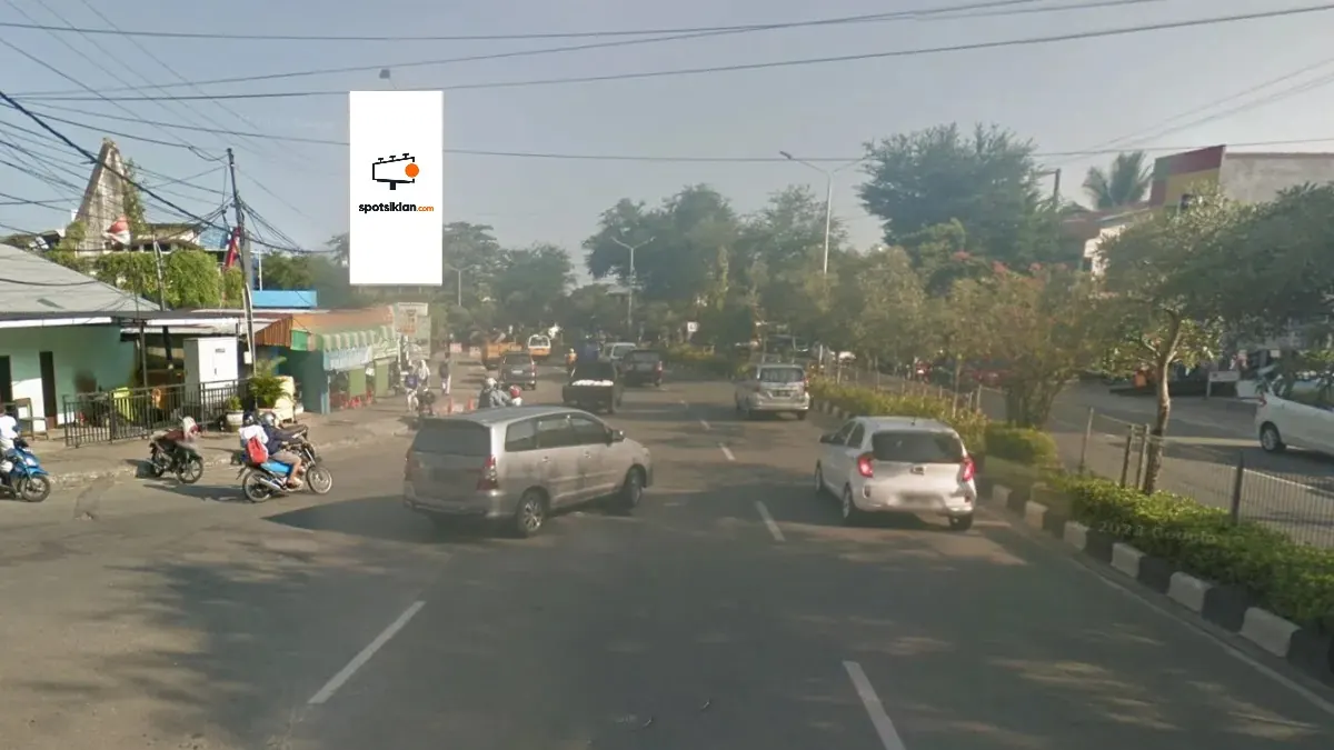 Billboard 4 × 8 m di Jl. Ahmad Yani, Balikpapan, Kalimantan Timur