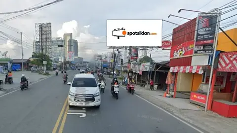 Billboard 5 × 10 m di Jl. Soekarno Hatta (Jl. Balikpapan-Samarinda), Kalimantan Timur